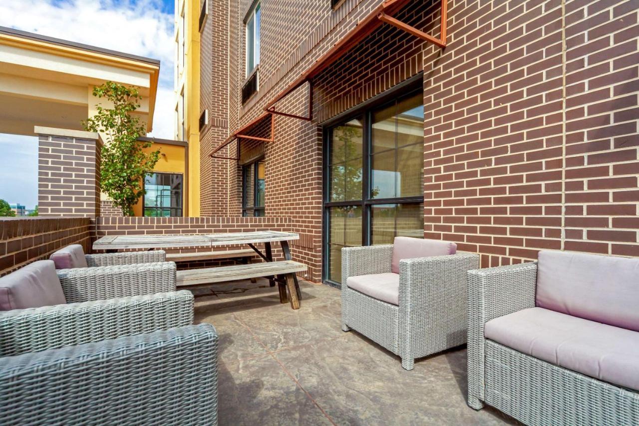 Comfort Suites La Vista Exterior photo